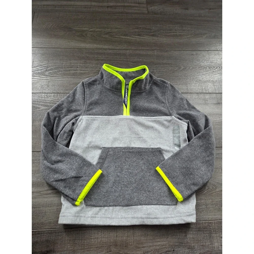 Oshkosh B'gosh toddler boy pull over‎ size 5t